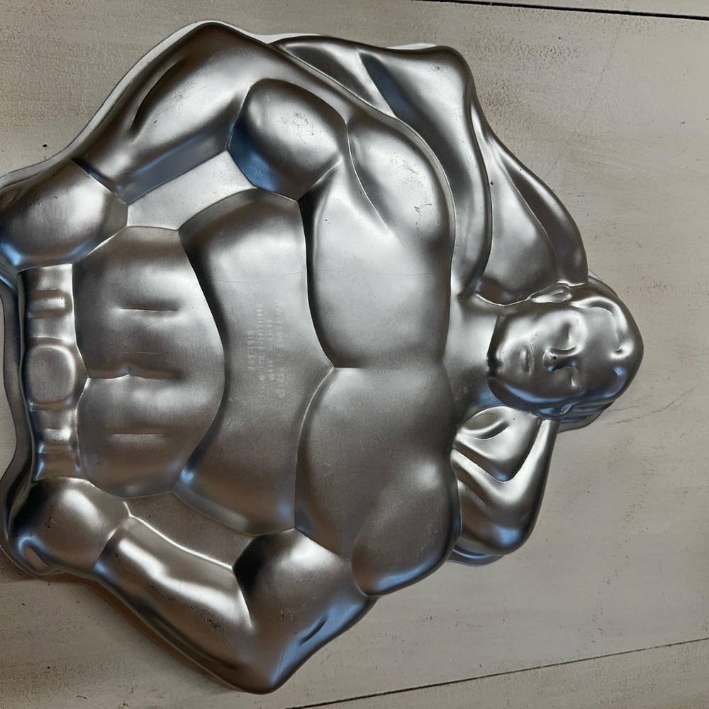 Wilton Silver Superhero Cake Topper Mold